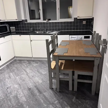 Hogwarts Apartment Abbots Langley Exterior foto